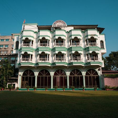 Hotel Girdhar Mahal Индаур Экстерьер фото