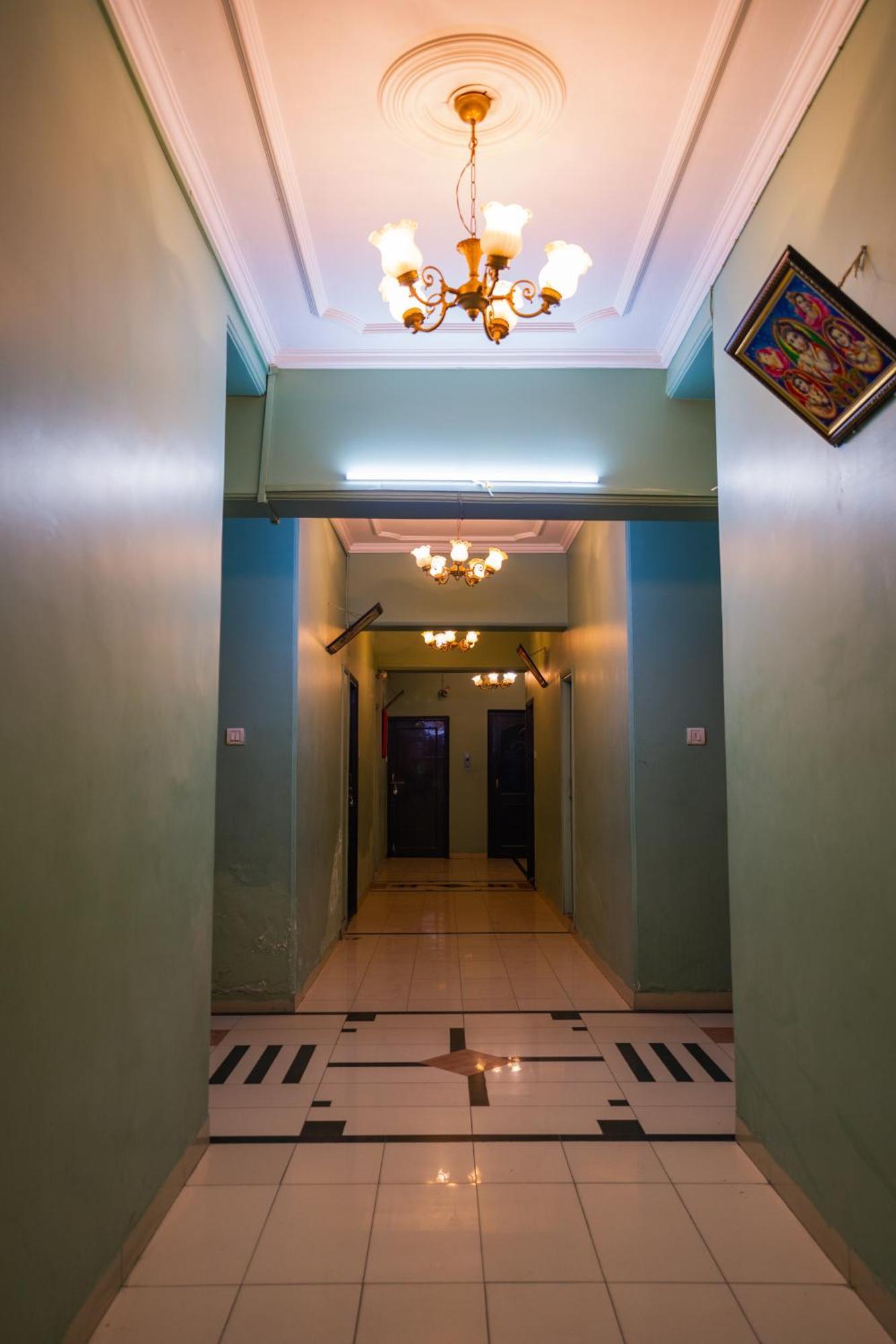 Hotel Girdhar Mahal Индаур Экстерьер фото